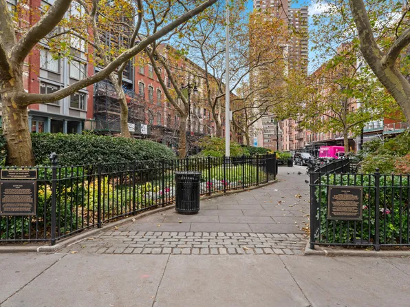 165 Duane Street image 28 of 29