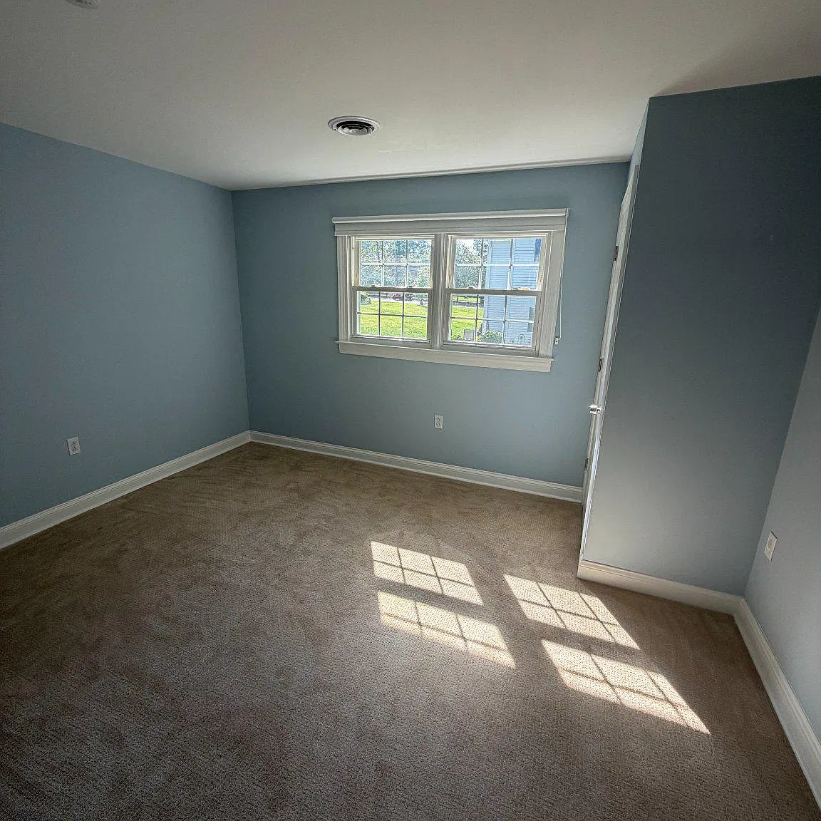 2 bed, 1.0 bath, 1092 sqft, $2,400 — Photo 4
