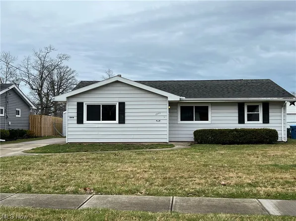 1975 Homewood Dr, Lorain, OH 44055