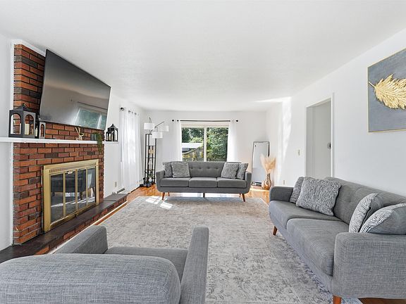 5th image of 890 Essex Road