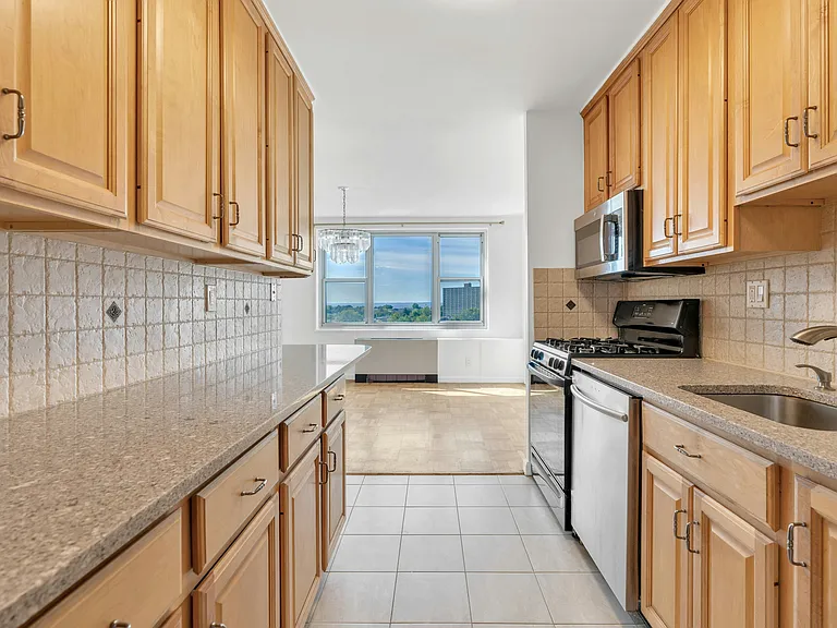 2000 Linwood Ave #7-K — Photo 12