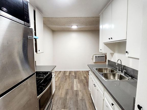 3rd image of 121 S Catalina St #101