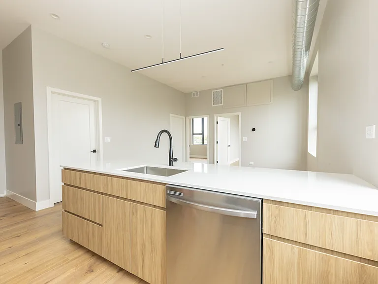 Sixty44 Residences — Photo 37
