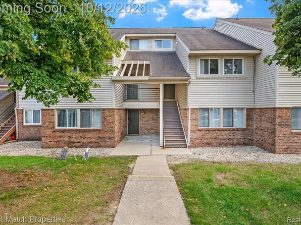 2872 Davison Ave #6, Auburn Hills, MI 48326