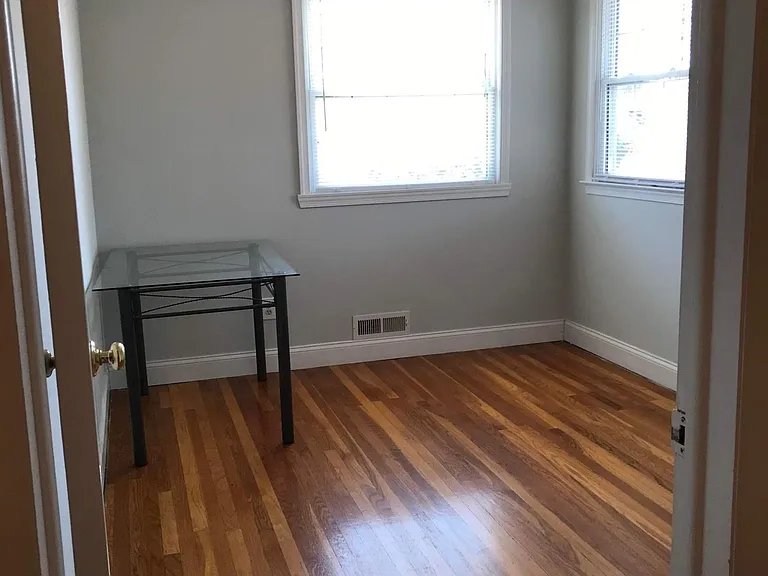 Knollwood Dr — Photo 14