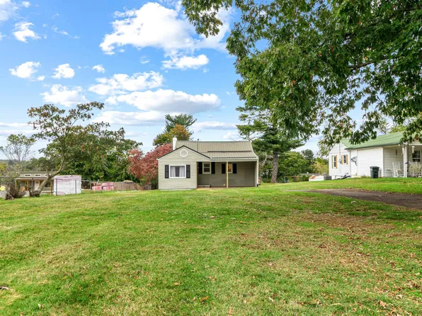 813 13th St, Radford, VA 24141