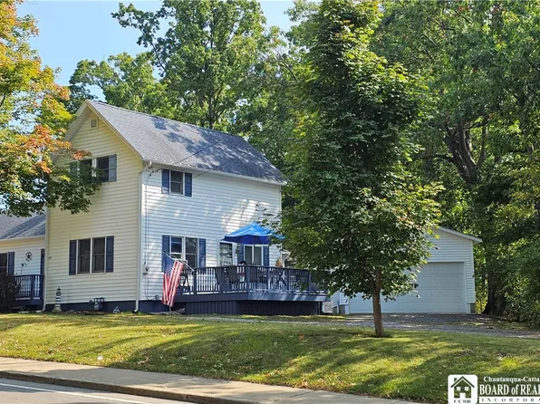 319 Central Ave, Silver Creek, NY 14136