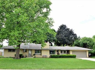 2514 Spring Brook Ave, Rockford, IL 61107