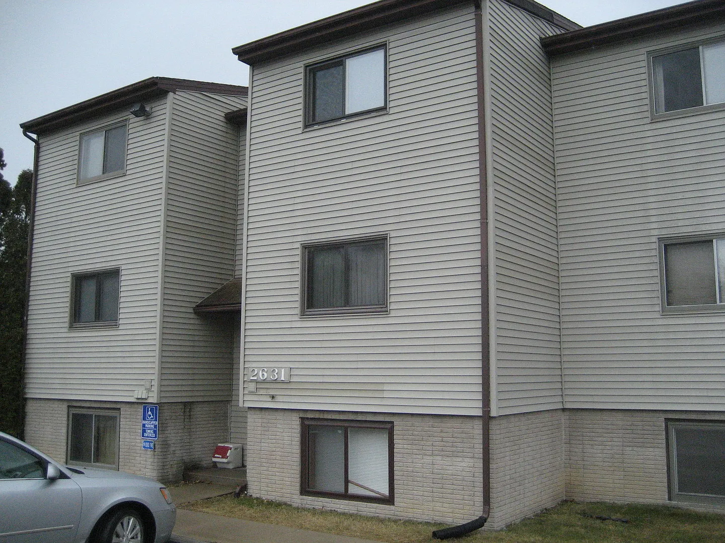 Updated Listing - Available August 2026 1 Bedroom, 1 Bath Condo On Iowa City's West Side — Photo 1