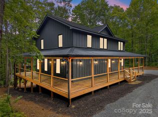 365 Cherokee Cir, Lake Toxaway, NC 28747