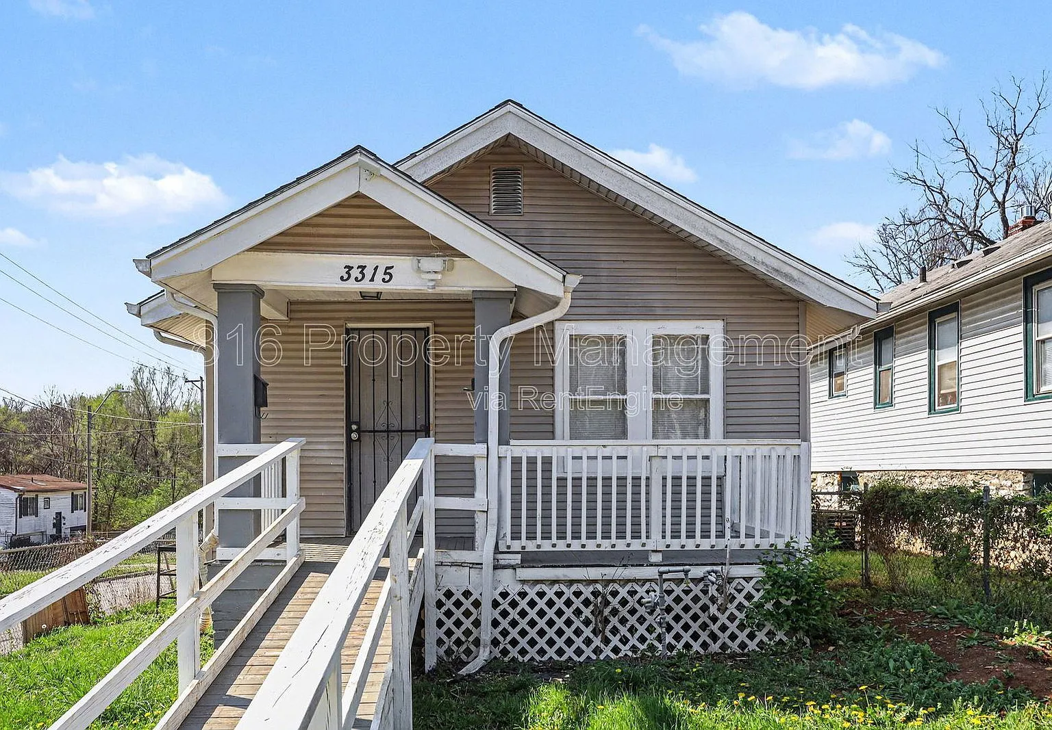 2 bed, 1.0 bath, 662 sqft, $1,050 — Photo 1