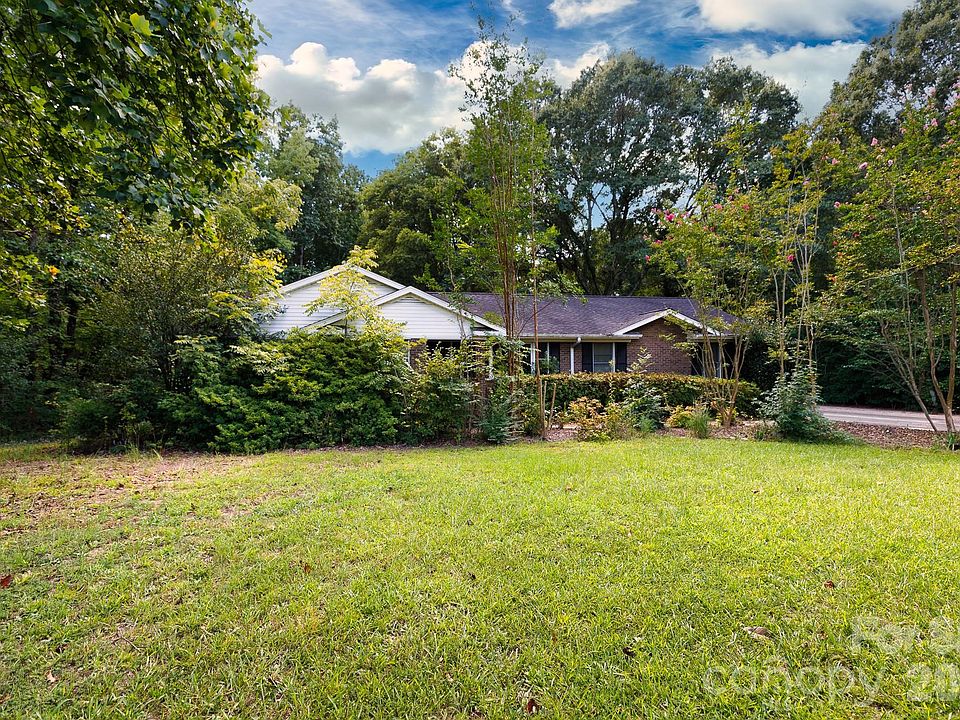 1st image of 3550 Tree Line Dr