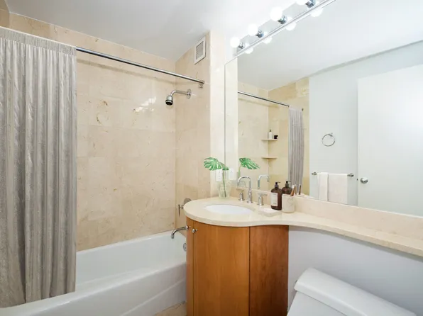 222 East 34th Street image 3 of 3