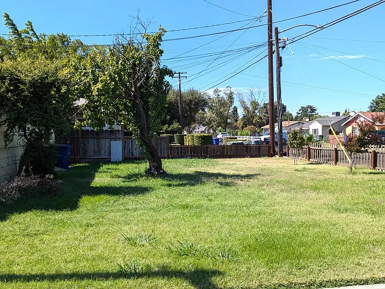 244 Corson Ave — Photo 3