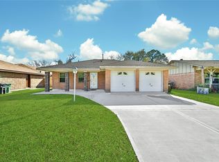 6722 Roxbury Rd, Houston, TX 77087