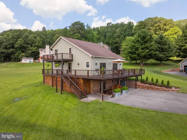 94 Meadow Ct, Oakland, MD 21550