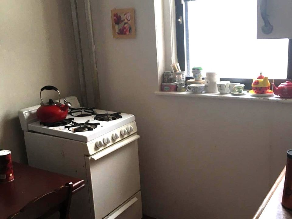 2nd image of 27 Saint Lukes Rd APT 2