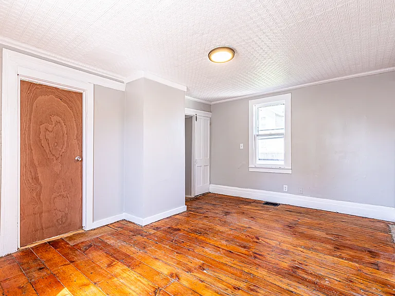 279-279.5 Adams St #C — Photo 7