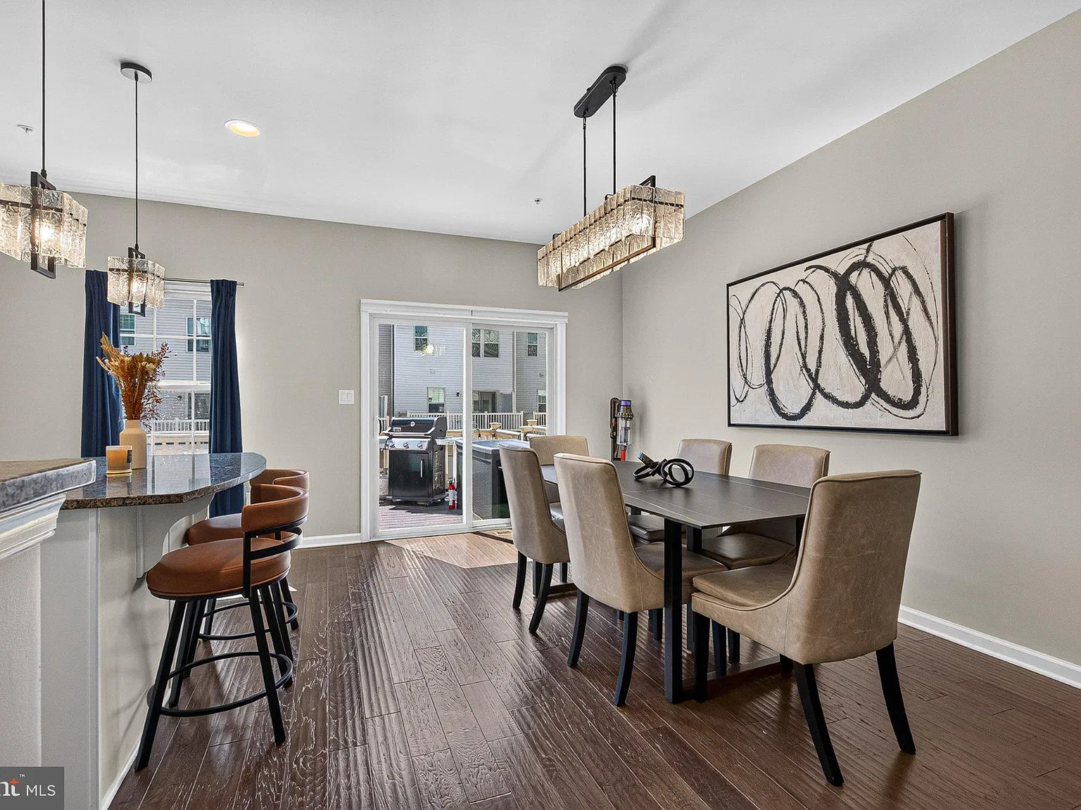 3 bed, 4.0 bath, 1760 sqft, $3,100 — Photo 3