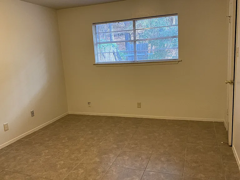 1206 Cheryl St #B — Photo 6
