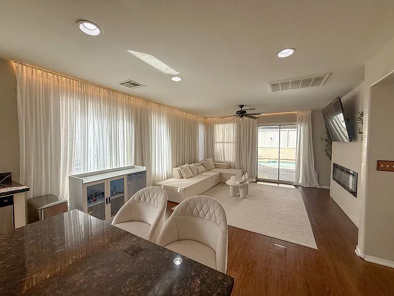 10360 Cherokee Corner Ave — Photo 10