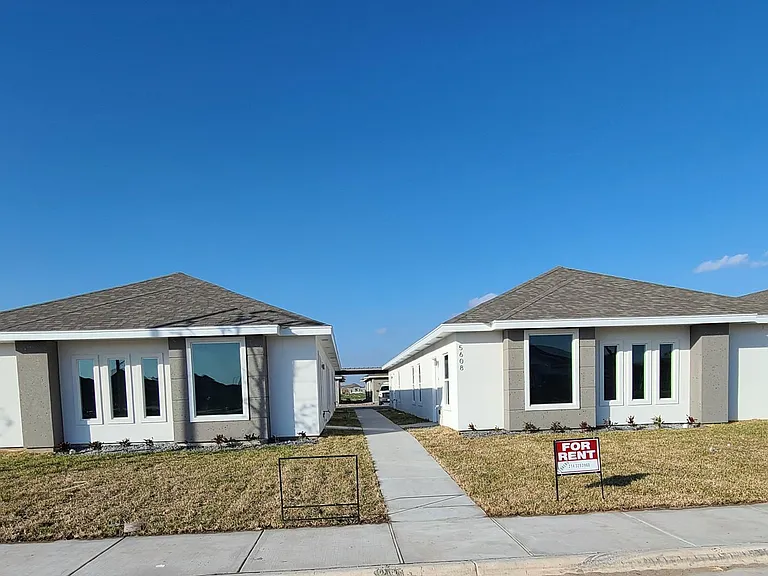5608 Puffin Ave #2 & 4 — Photo 1