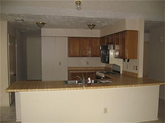 4th image of 11430 Chelsea Walk Dr