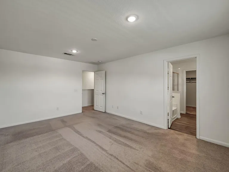 7314 Madison Commons Ln — Photo 15