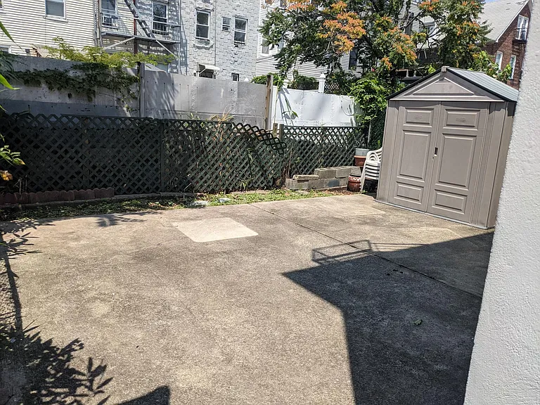 75 Webster Ave #1 — Photo 30