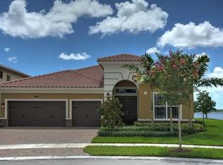 8890 Lakeview Pl, Pompano Beach, FL 33076