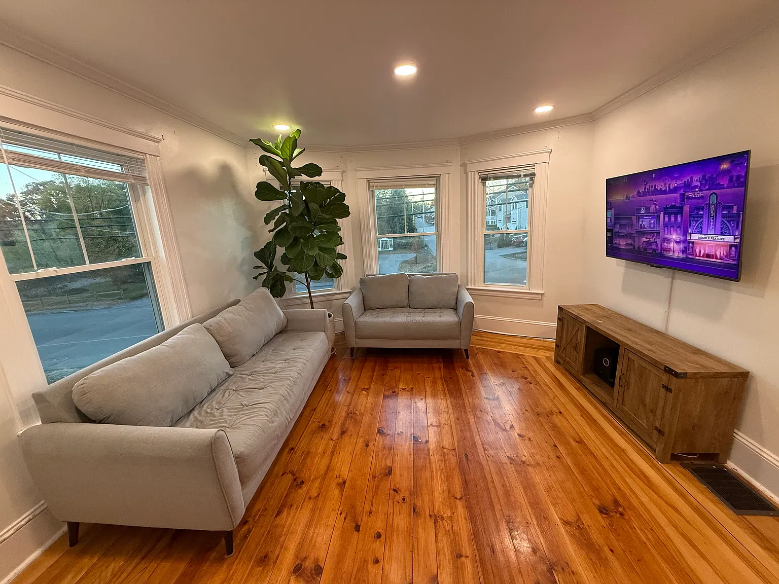 2 bed, 1062 sqft, $2,200 — Photo 2