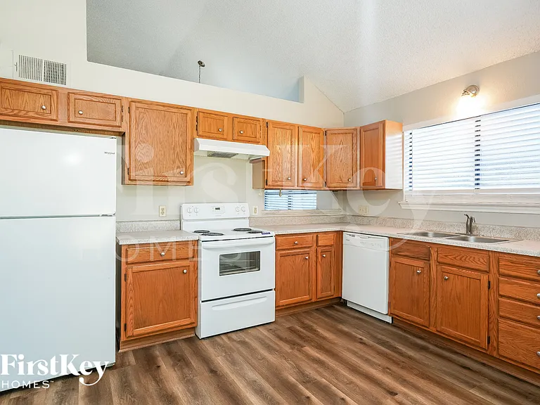 4742 Cornflower Dr — Photo 8