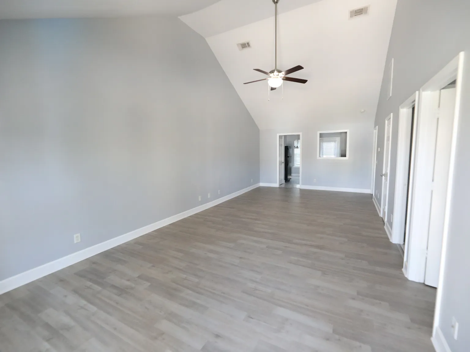 2 bed, 1092 sqft, $1,475 — Photo 2