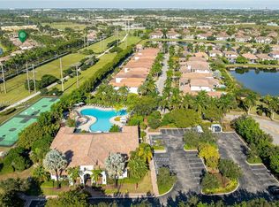 3990 NW 85th Ave, Cooper City, FL 33024
