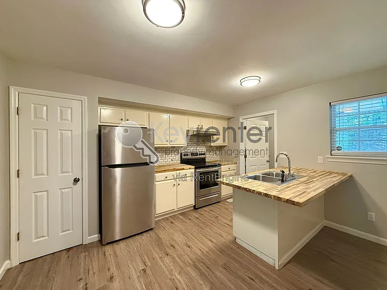 5710 Moody Sawyer Rd #B — Photo 5
