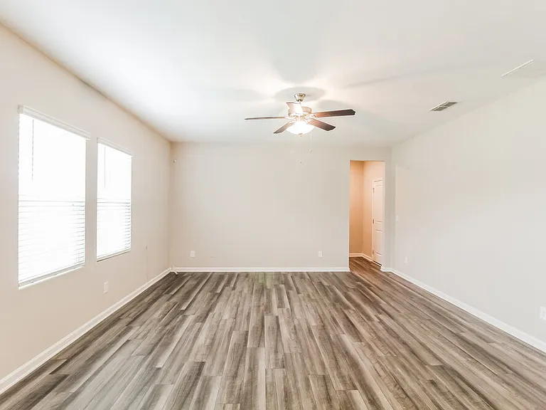 4009 Kendrick Cir — Photo 6