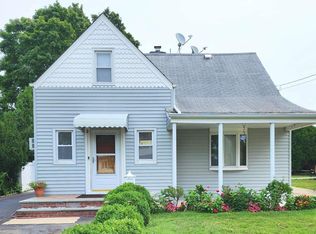 20 Brian St, New Hyde Park, NY 11040