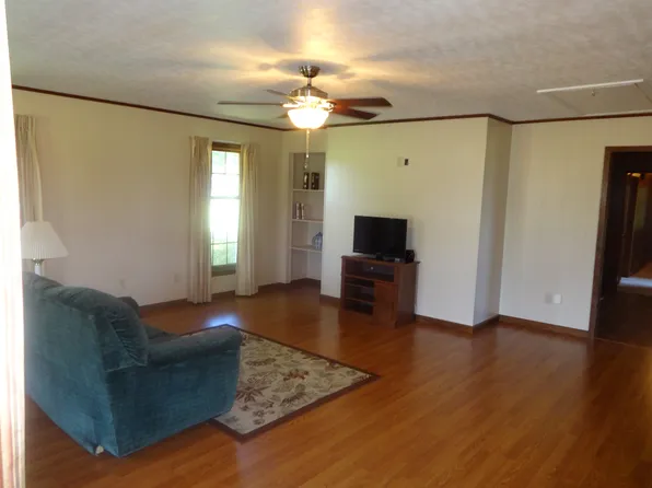 3985 Highway 641s, Paris, TN 38242