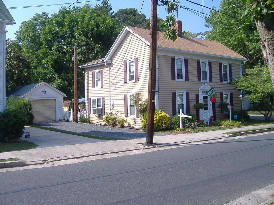 HISTORIC COLONIAL