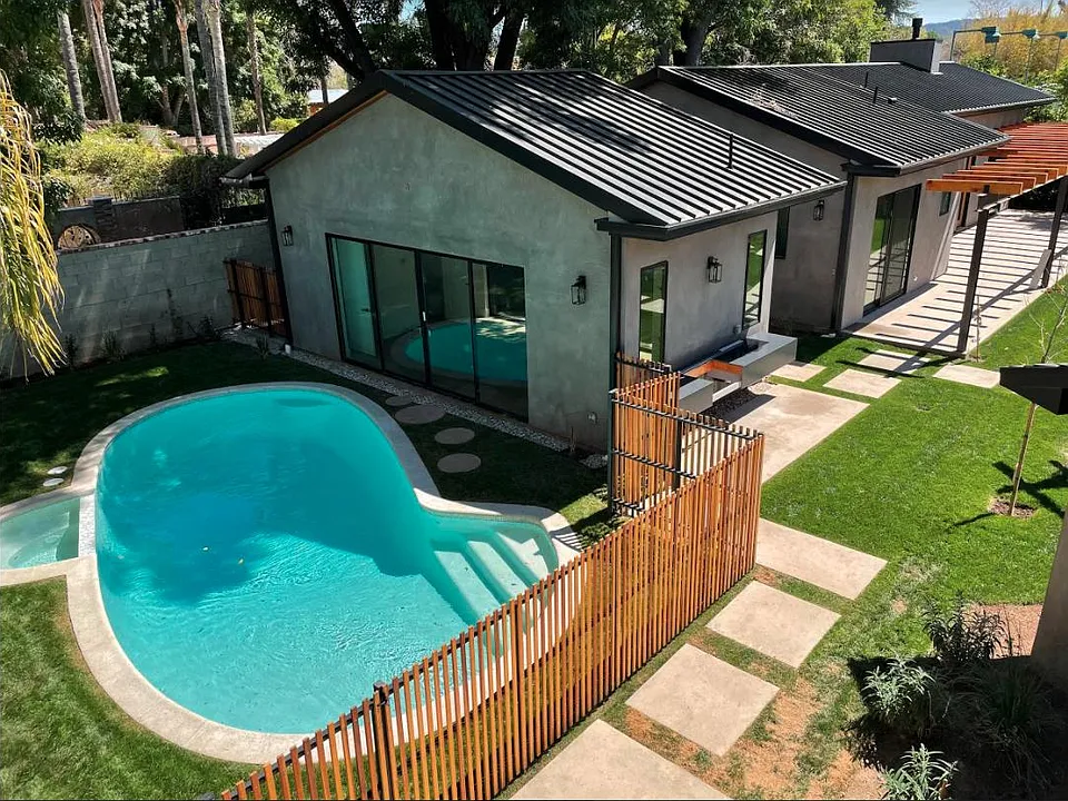 Swimming pool -SPA -Yoga room