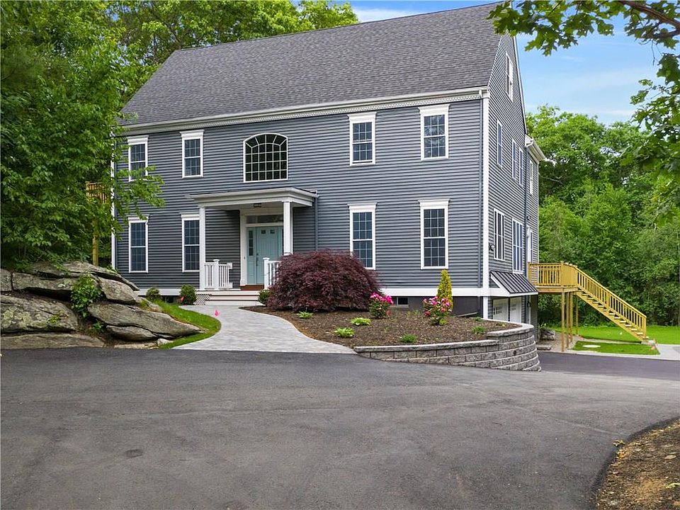 1st image of 17 Franconia Dr