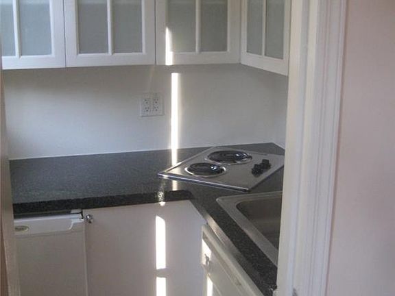 5th image of 3 E 66th St APT 3A