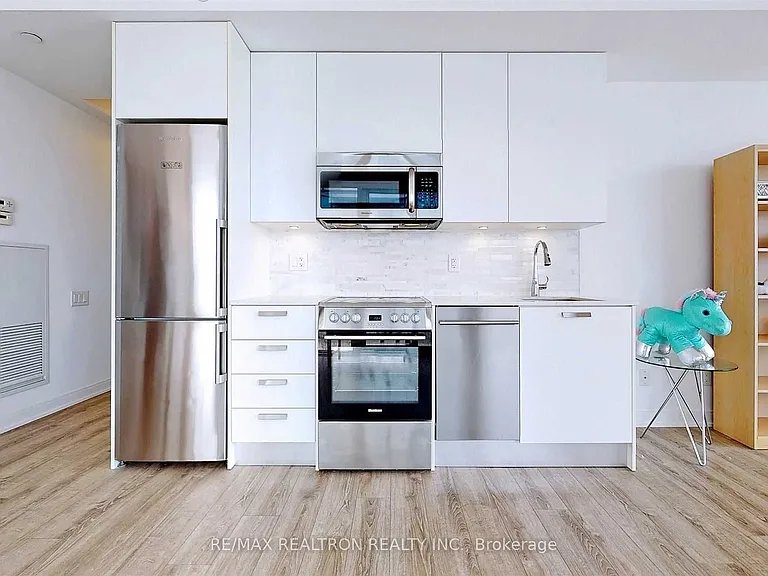 42 Charles St E #3902 — Photo 2