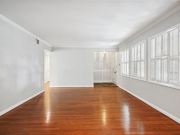 5th image of 4112 Taft Park