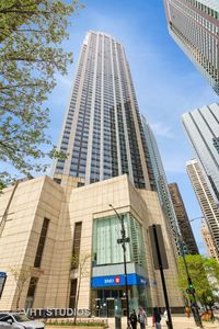 512 N McClurg Ct APT 1707, Chicago, IL, 60611