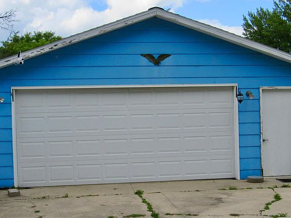 4th image of 961 22nd St SE