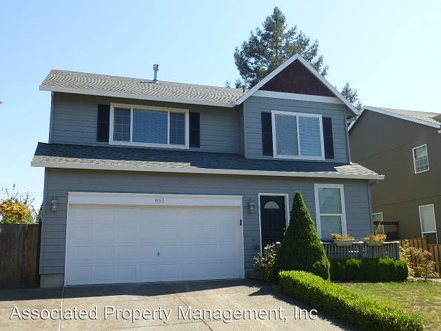 1st image of 852 SE 43rd Ave