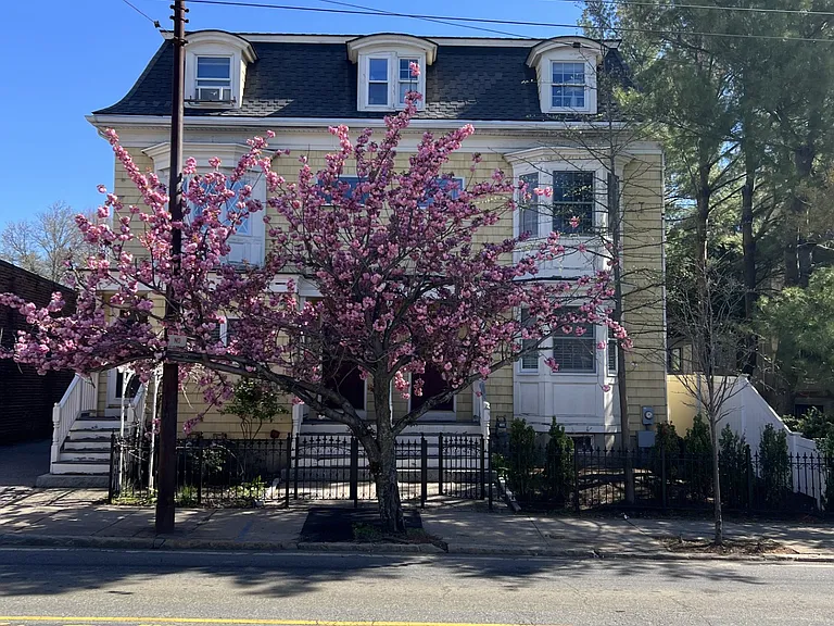 173 Concord Ave — Photo 1