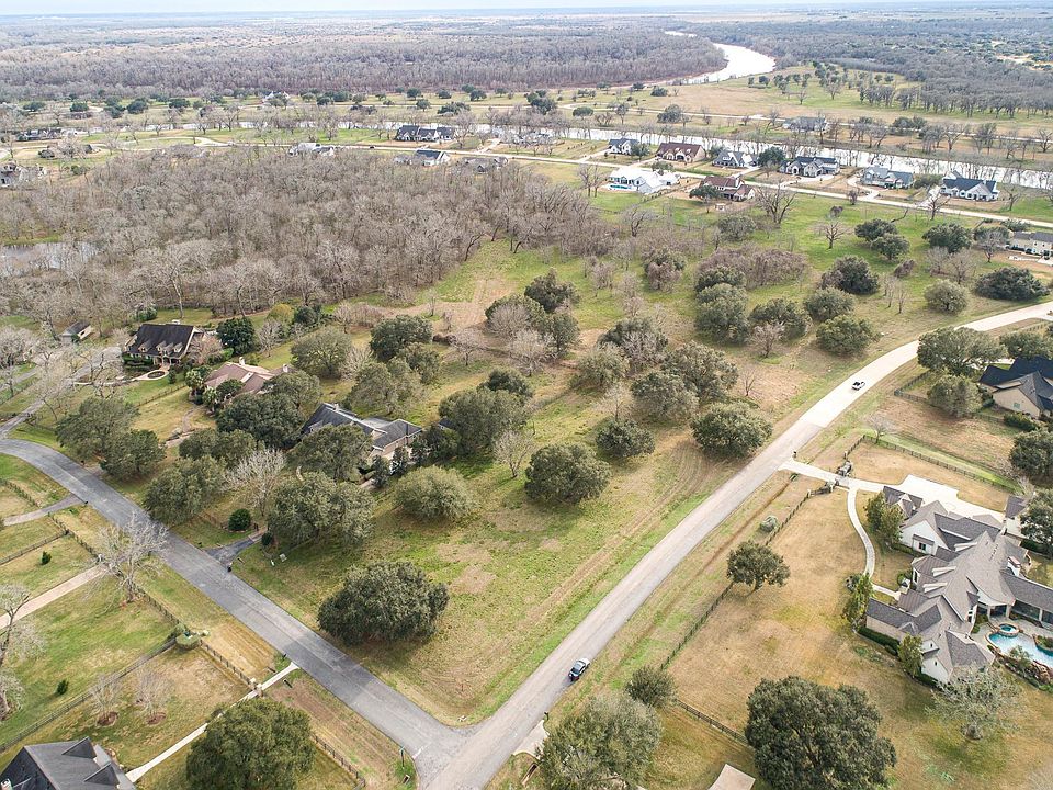 1st image of 31527 Blue Heron Ln