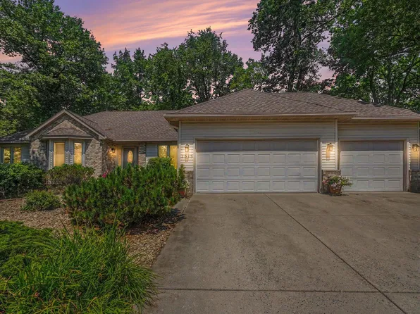 1513 Broken Oak Ct, Lino Lakes, MN 55038